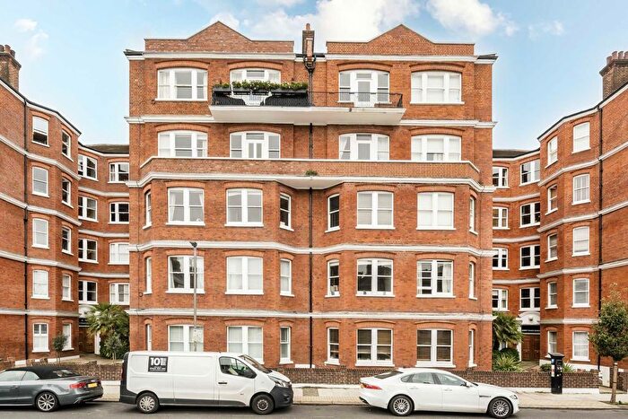 2 Bedroom Flat To Rent In Lurline Gardens, London, SW11