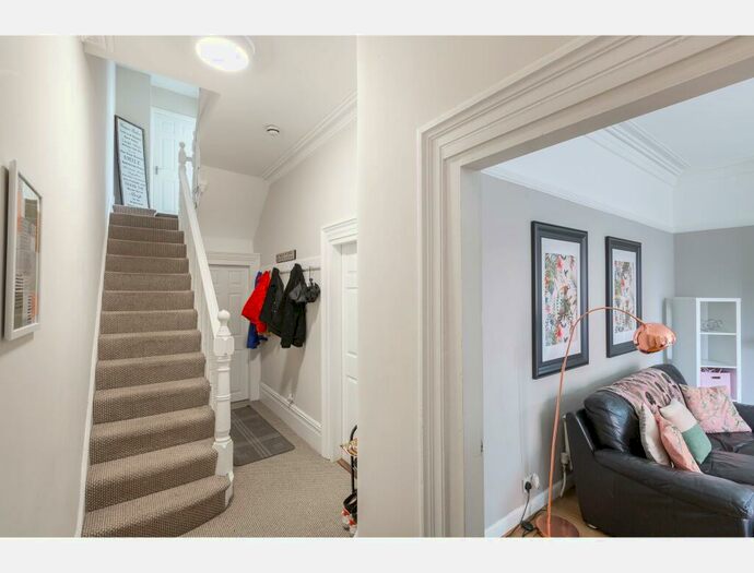 8 Bedroom Terraced House To Rent In Bed, Archery Road, Leeds, LS2