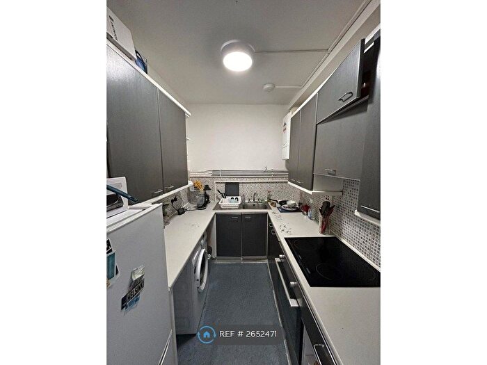 1 Bedroom Flat To Rent In York Road, London, SW11
