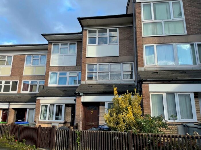 4 Bedroom Terraced House To Rent In Curtis Close, Smethwick, Birmingham, B66