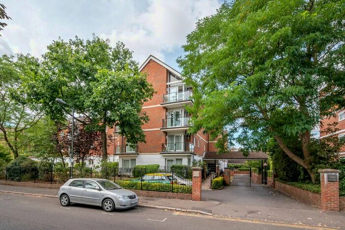 2 Bedroom Flat To Rent In The Downs, Wimbledon, London, SW20