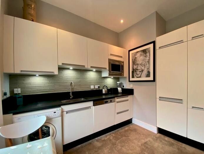 3 Bedroom Flat To Rent In St Stephen Street, Stockbridge, Edinburgh, EH3