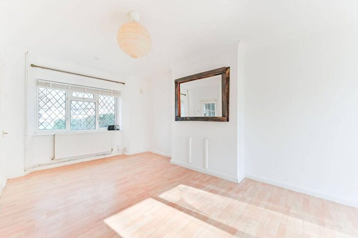 3 Bedroom Terraced House To Rent In Kensington Avenue, Thornton Heath, CR7