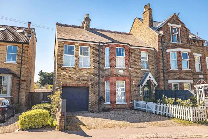 5 Bedroom Semi-Detached House To Rent In Slough Road, Datchet, SL3