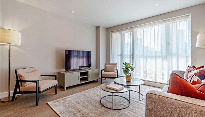 2 Bedroom Flat To Rent In Westferry Circus, Circus Apartments, Canary Wharf, E14