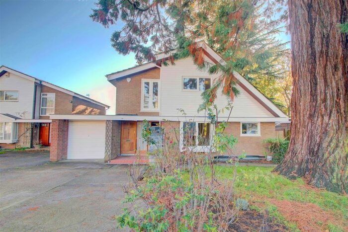 5 Bedroom Detached House To Rent In Abingdon Close, Hillingdon, UB10