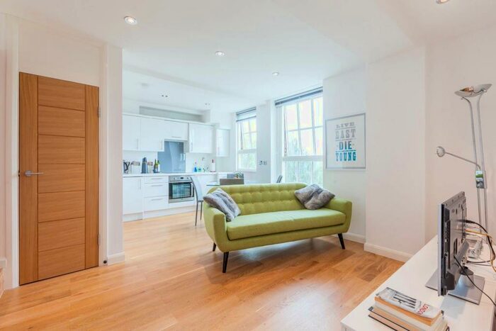 2 Bedroom Flat To Rent In Wilmot Street, Bethnal Green, London, E2