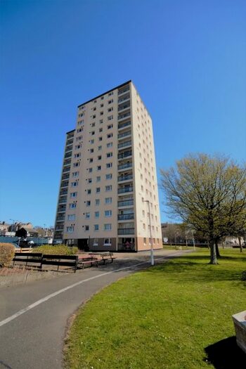 2 Bedroom Flat To Rent In Ravenscraig, Kirkcaldy, KY1