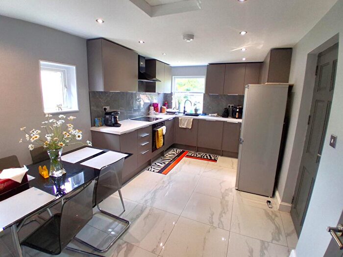 4 Bedroom Chalet For Sale In Peterborough Road, Whittlesey, Peterborough, PE7