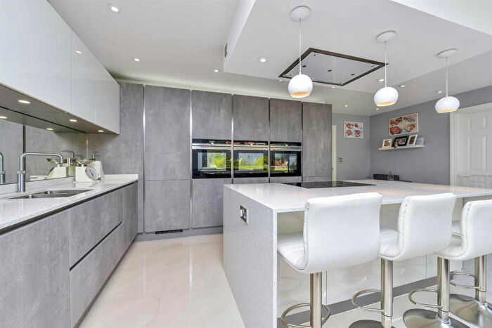 4 Bedroom Detached House For Sale In Thurston Drive, Kettering, NN15