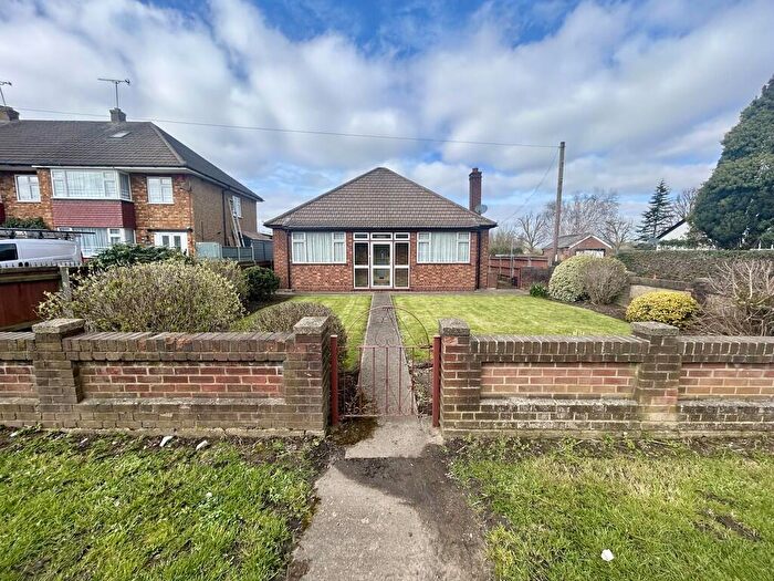3 Bedroom Detached Bungalow For Sale In Sewardstone Road, London, E4