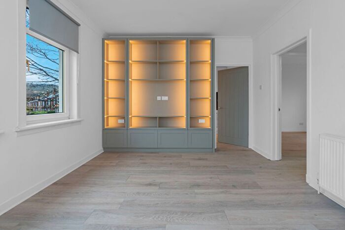 2 Bedroom Flat To Rent In Glendevon Park, Balgreen, Edinburgh, EH12