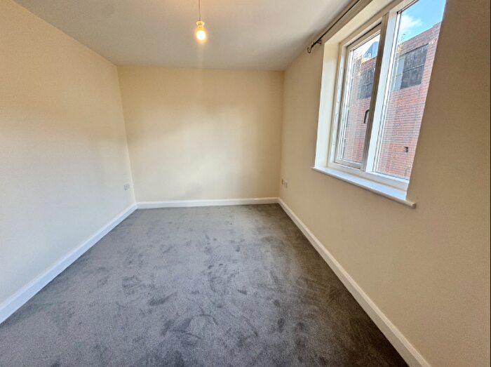 2 Bedroom Property To Rent In Gas Street, Birmingham, B1