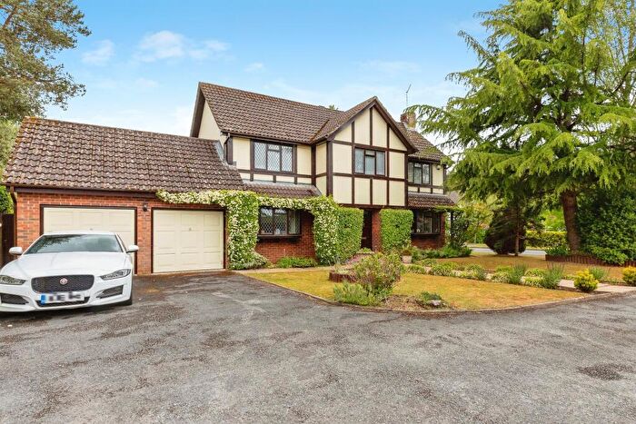 4 Bedroom Detached House For Sale In Cedar Way, Ferndown, BH22