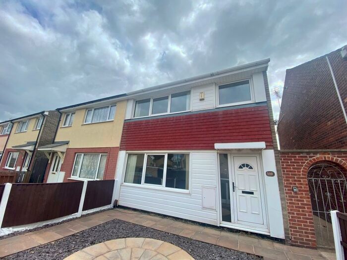 3 Bedroom Semi-Detached House To Rent In Wilford Crecent West, Nottingham, NG2