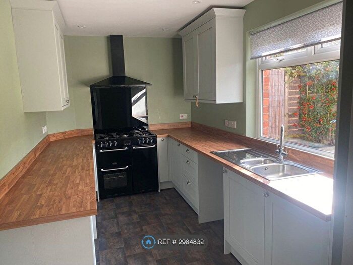 3 Bedroom Semi-Detached House To Rent In Timsbury Road, Bristol, BS3