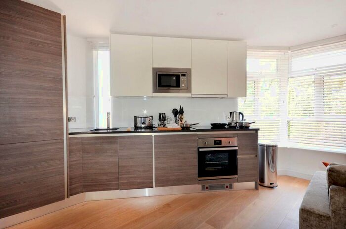 Studio To Rent In Falconwood Court, Blackheath, London, SE3