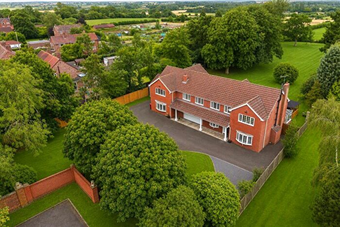 8 Bedroom Detached House For Sale In Park View, Messingham, Scunthorpe, DN17
