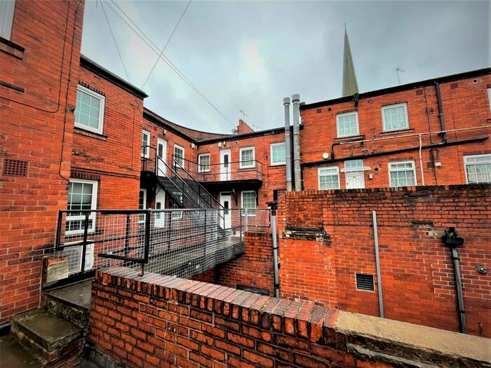 1 Bedroom Flat To Rent In Small Page Yard, Wakefield, West Yorkshire, WF1