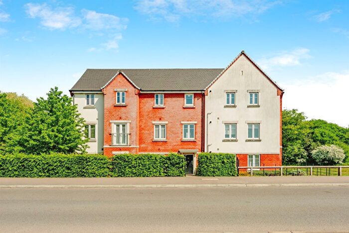 2 Bedroom Flat For Sale In Somerley Drive, Crawley, RH10