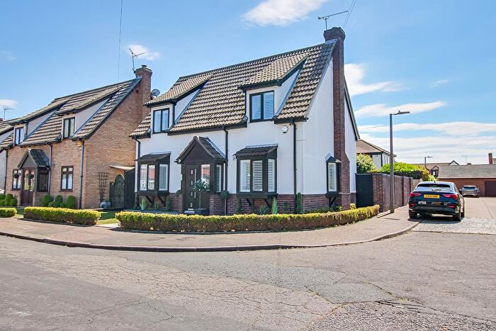 3 Bedroom Detached House For Sale In Ulster Avenue, Shoeburyness, SS3