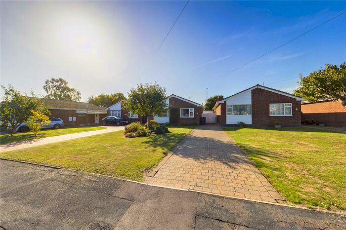 2 Bedroom Detached Bungalow To Rent In Tythe Piece, Fenstanton, Huntingdon, Cambridgeshire, PE28
