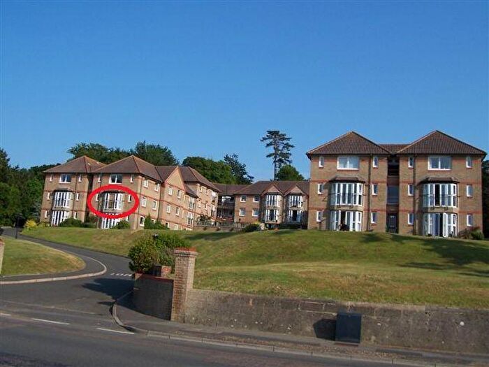 2 Bedroom Apartment For Sale In Egypt Esplanade, Cowes, PO31