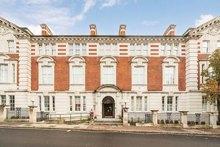 1 Bedroom Flat For Sale In Winchester Street, Acton, W3