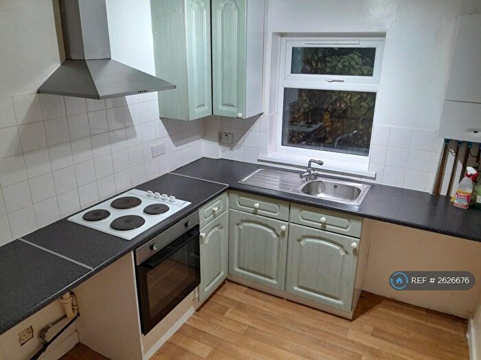 1 Bedroom Flat To Rent In Wheatley Lane, Halifax, HX3