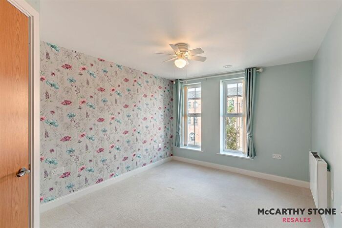 2 Bedroom Flat For Sale In Clive Road, Batchley, Redditch, B97