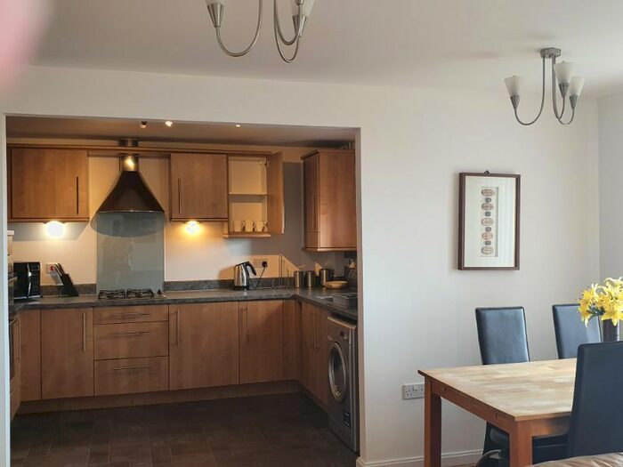 2 Bedroom Flat To Rent In St Margarets Court, Marina, Swansea., SA1