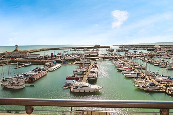 2 Bedroom Flat For Sale In Harbour Parade, Ramsgate, Kent, CT11