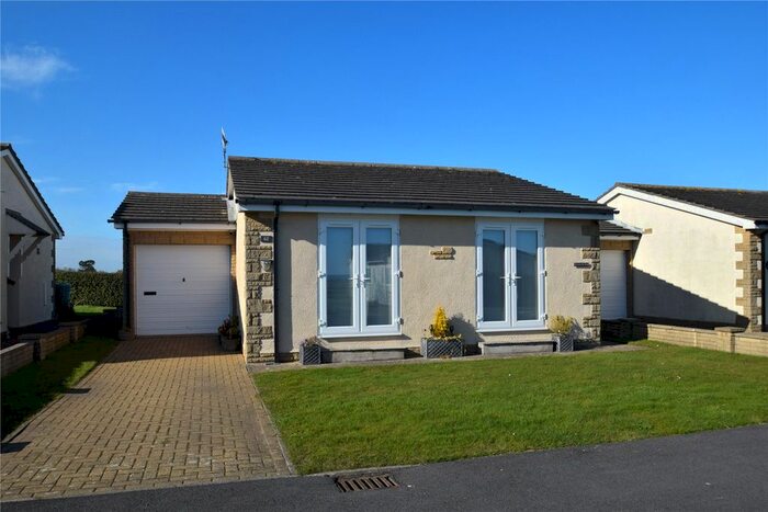 2 Bedroom Bungalow To Rent In Knipe Point, Scarborough, North Yorkshire, YO11