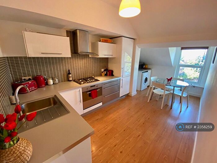 2 Bedroom Flat To Rent In Mersey Road, Crosby, Liverpool, L23