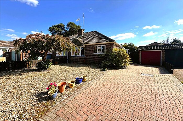 2 Bedroom Bungalow For Sale In Richmond Close, Fleet, Hampshire, GU52