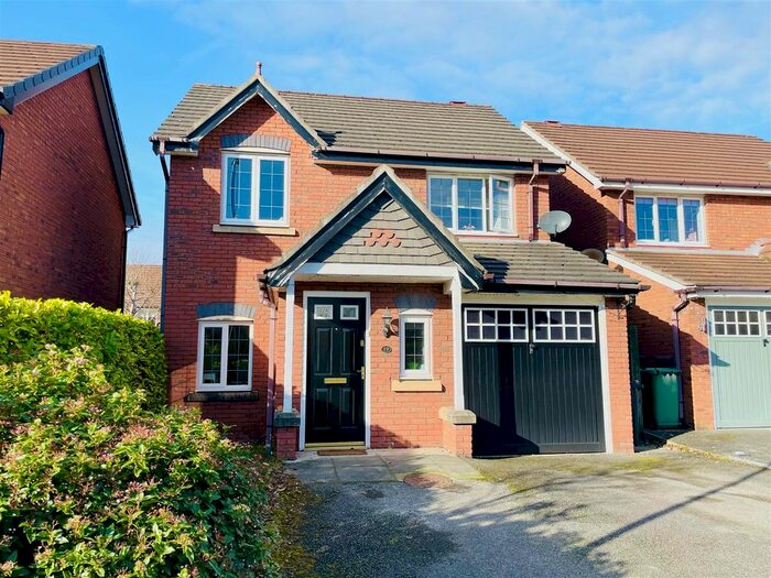 3 Bedroom Detached House For Sale In St. Way, Kingsmead