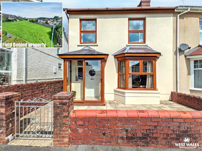 4 Bedroom End Of Terrace House For Sale In St. Nons Avenue, Carmarthen, SA31