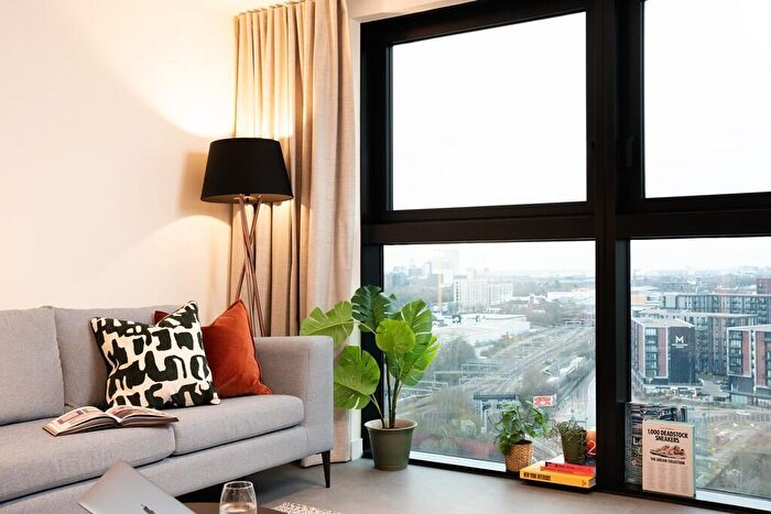 3 Bedroom Apartment To Rent In Union West Tower, Water Street, Manchester, Greater Manchester, M3