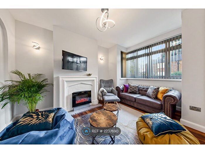 3 Bedroom Terraced House To Rent In Ranelagh Road, London, E15