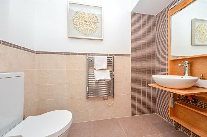 2 Bedroom Apartment For Sale In Walshaw Avenue, Colwyn Bay, Conwy, LL29