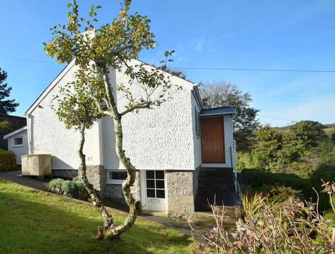 2 Bedroom Bungalow For Sale In The Level, Constantine, Falmouth TR11
