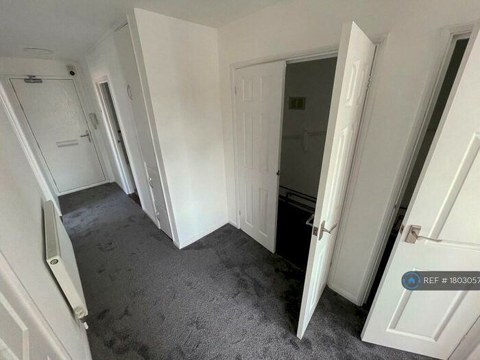 2 Bedroom Flat To Rent In Heatherley Court, Southsea, PO5