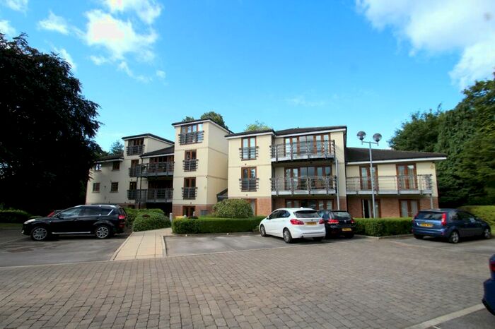 3 Bedroom Flat To Rent In Harrogate Road, Leeds, LS17