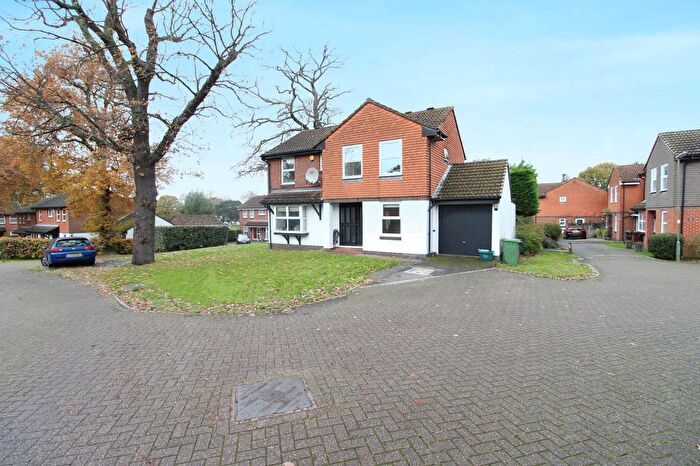 4 Bedroom Detached House To Rent In Northcliffe Close, Worcester Park, KT4
