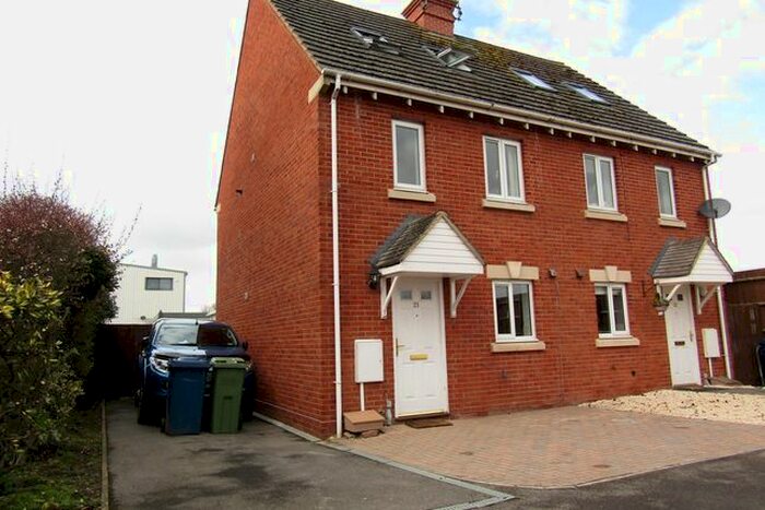3 Bedroom Semi-Detached House To Rent In Hanson Gardens, Bishops Cleeve, Cheltenham, GL52