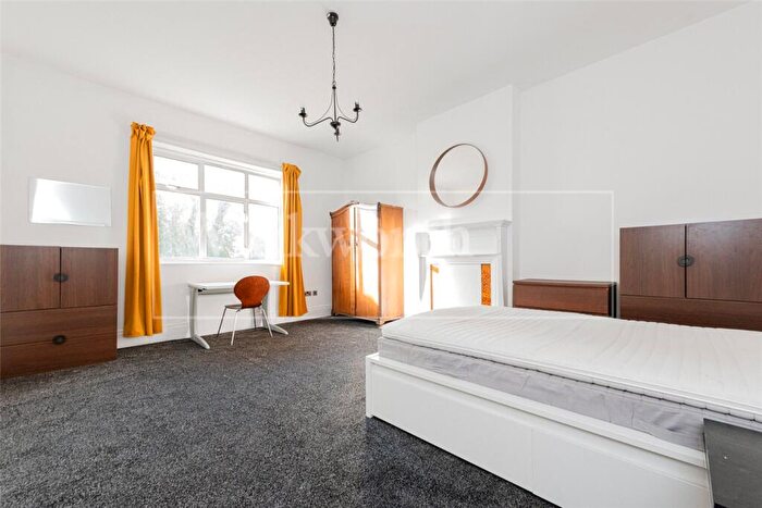 3 Bedroom Apartment To Rent In Dartmouth Road, Willesden Green, London, NW2