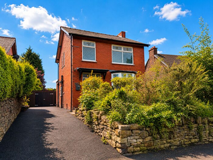 2 Bedroom Detached House To Rent In Hadfield Road *** Fully Furnished ***, SK13