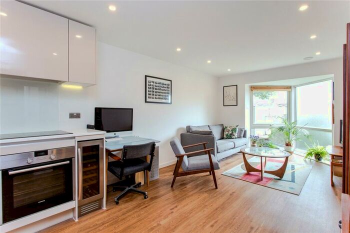 1 Bedroom Apartment To Rent In Loxford Gardens, London, N5