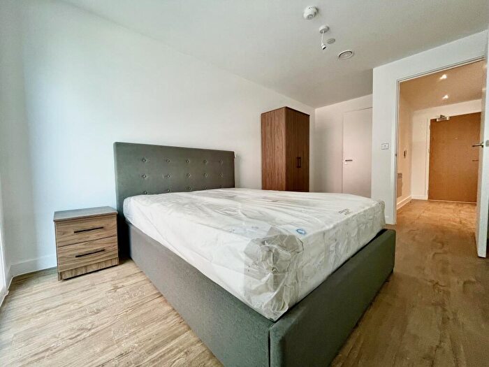 2 Bedroom Apartment To Rent In Phoenix, Saxton Lane, Leeds, LS9