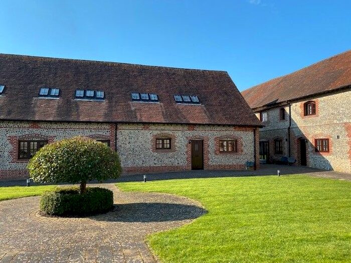 4 Bedroom Barn Conversion To Rent In Sages Lane, Privett, Alton, GU34